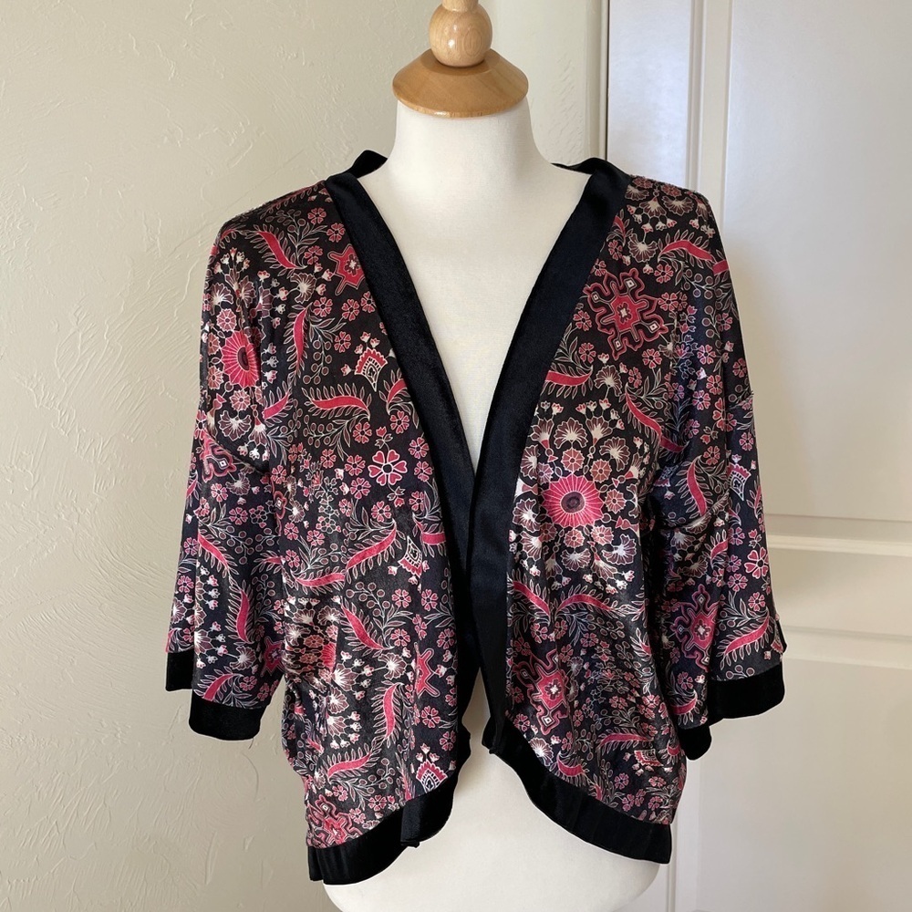 Jennyfer Kimono Cardigan – Medium – Beautiful Print!
